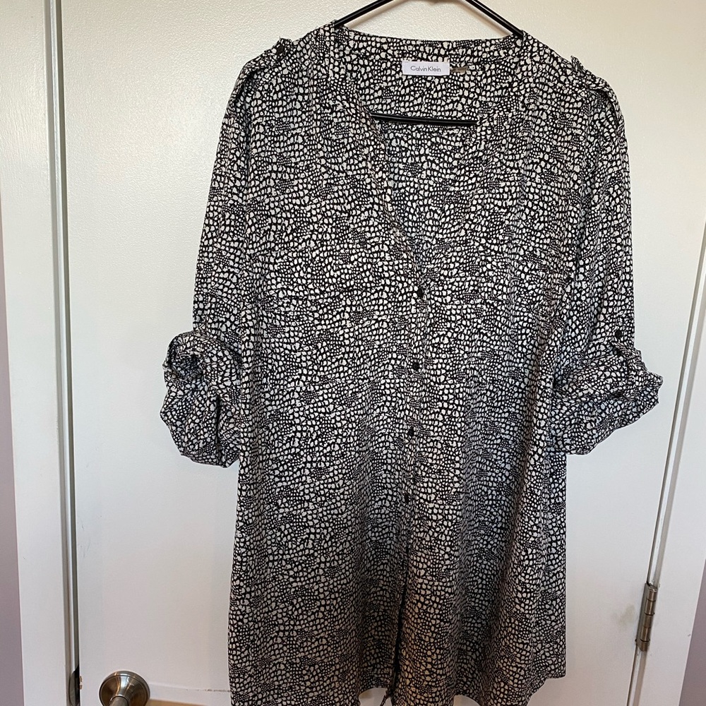 Calvin Klein Black and White Roll-Sleeve Blouse